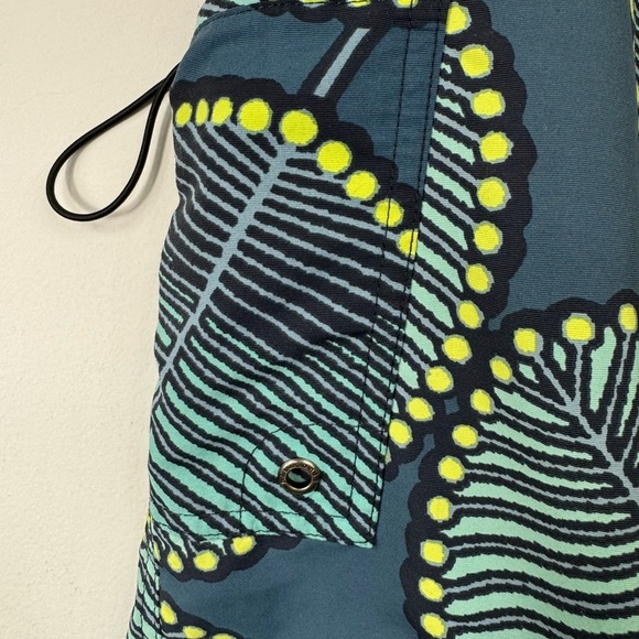 Patagonia Size 33 Leaf Print Lined Board Shorts Trunks Surf Swim Teal Yellow - Picture 5 of 9